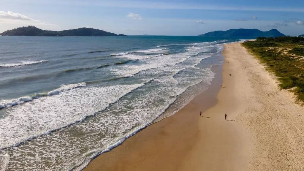 Vista aérea da praia do Campeche — Florianópolis, Santa Catarina